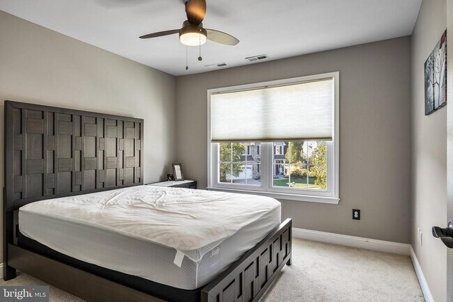 Building Photo - 105 Quarterhorse Ct