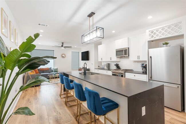 Building Photo - 1417 Kramer Ln