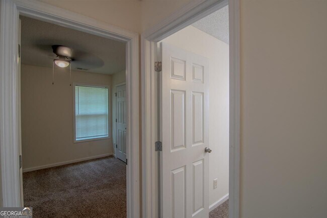 Building Photo - 28 Greystone Ridge
