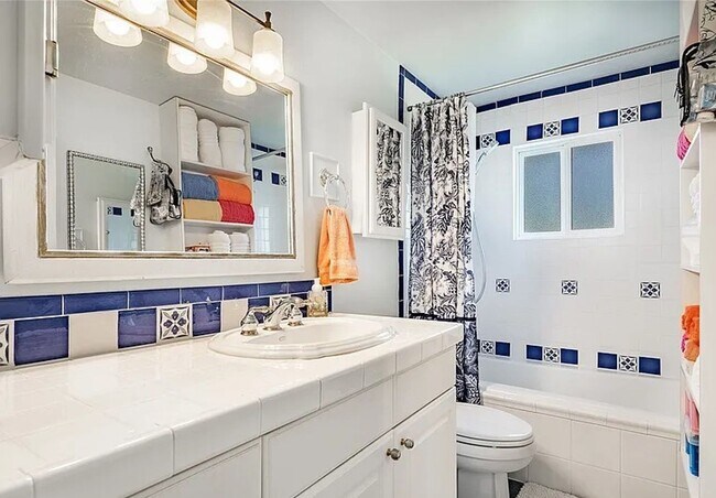 Building Photo - Beautiful Home with 4 Bedrooms and 2 Bathroom available for Rent Today!