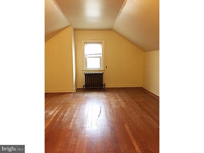 Building Photo - 721 Mayflower Ave