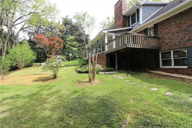 Building Photo - 1365 Timberland Dr