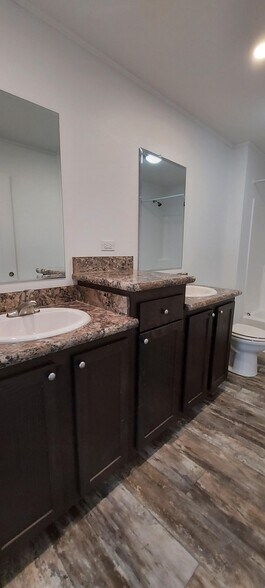 Building Photo - 46 Joymar Dr