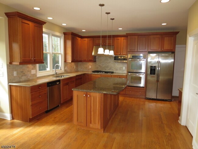 Building Photo - 22 Riverview Dr