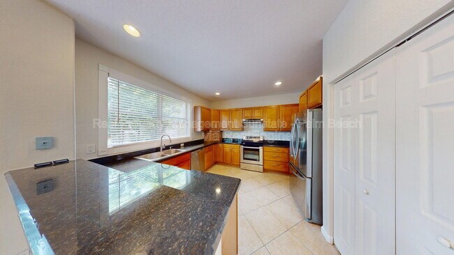 Building Photo - 6786 Aliso Ave