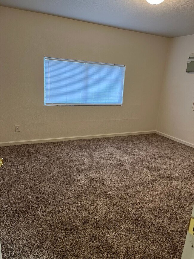 Building Photo - w7265e