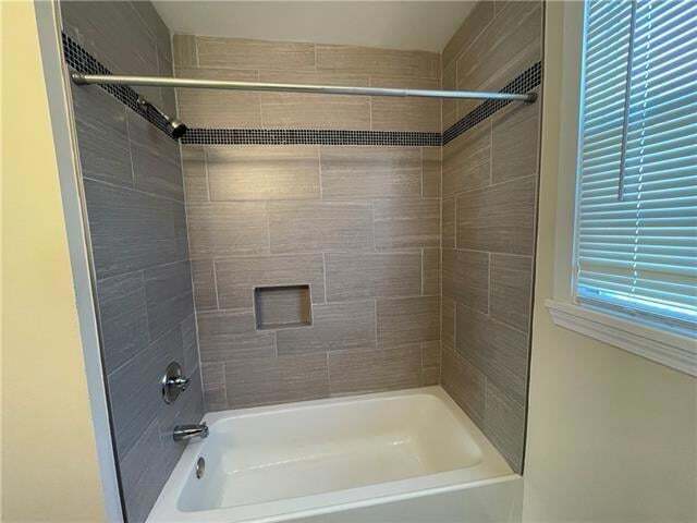 Building Photo - 750 Canton St