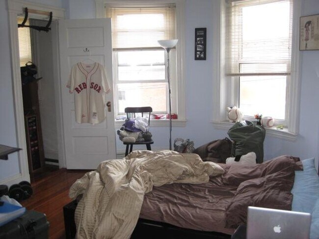 Building Photo - No Brokers Fee, No Security Deposit, Heat, Hot Water Included, Steps from the T Stop