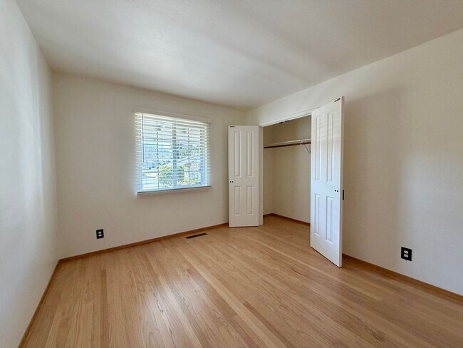 Building Photo - 3 Bedroom 2 Bathroom Single Level Napa Brown's Valley Home