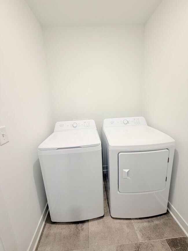 Building Photo - 7615 Marin Pkwy