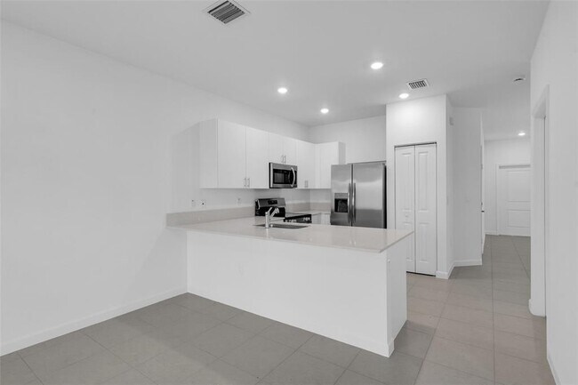 Building Photo - 105 SW 184th Ave