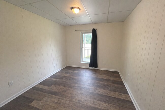 Building Photo - 3089 Pandapas Pond Rd