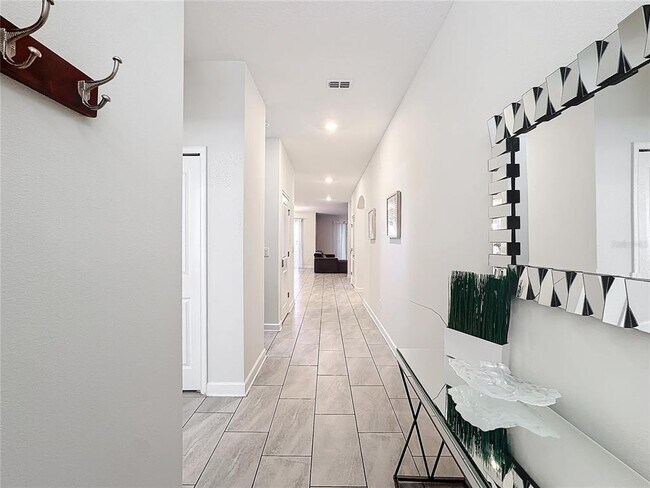 Building Photo - 1589 Flange Dr