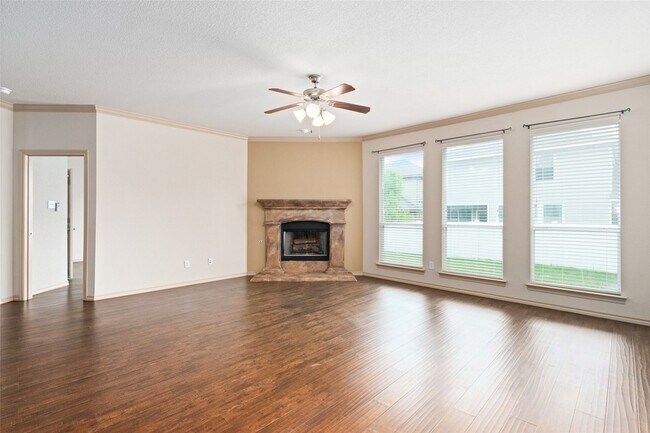 Building Photo - 5032 Harney Dr