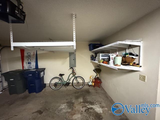 Building Photo - 109 SW Brushcreek Dr