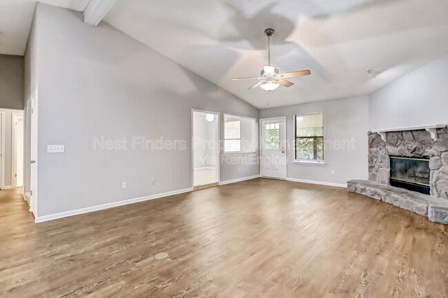 Building Photo - 10460 Roxbury Ln