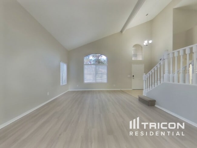 Building Photo - 1808 E Barbarita Ave