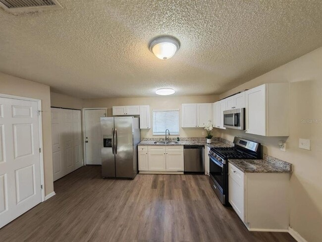 Building Photo - 1120 Union St S