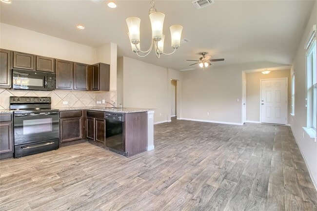 Building Photo - 102 Sulphur River Lp