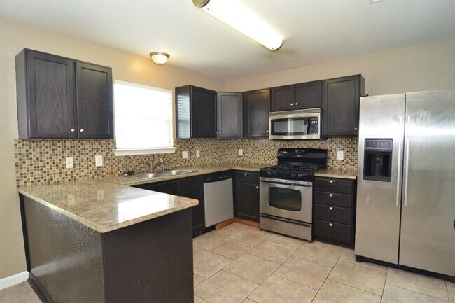 Building Photo - 173 Prairie Verbena Dr