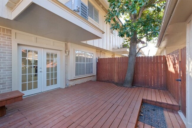 Building Photo - 3371 Continental Dr