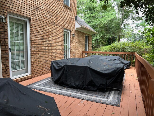 Building Photo - 126 Dewberry Ln