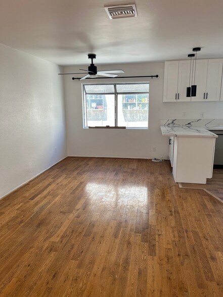 Building Photo - 1101 Laveta Terrace