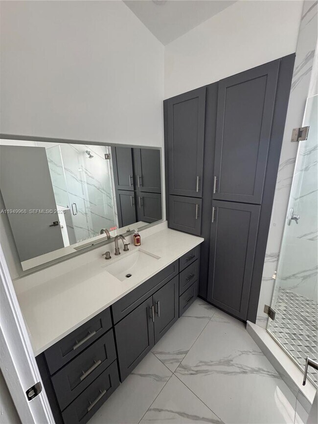 Building Photo - 20478 Vía Marisa