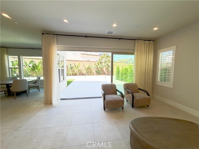 Building Photo - 115 Mossvine