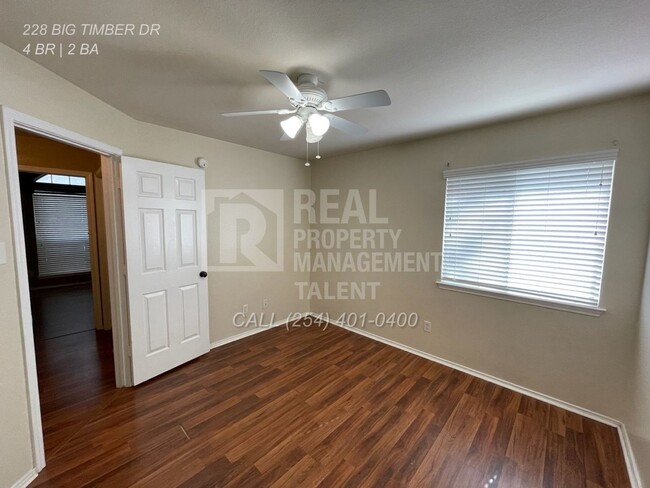 Building Photo - 4 Bedroom, 2 Bathroom Home for Rent in Tem...