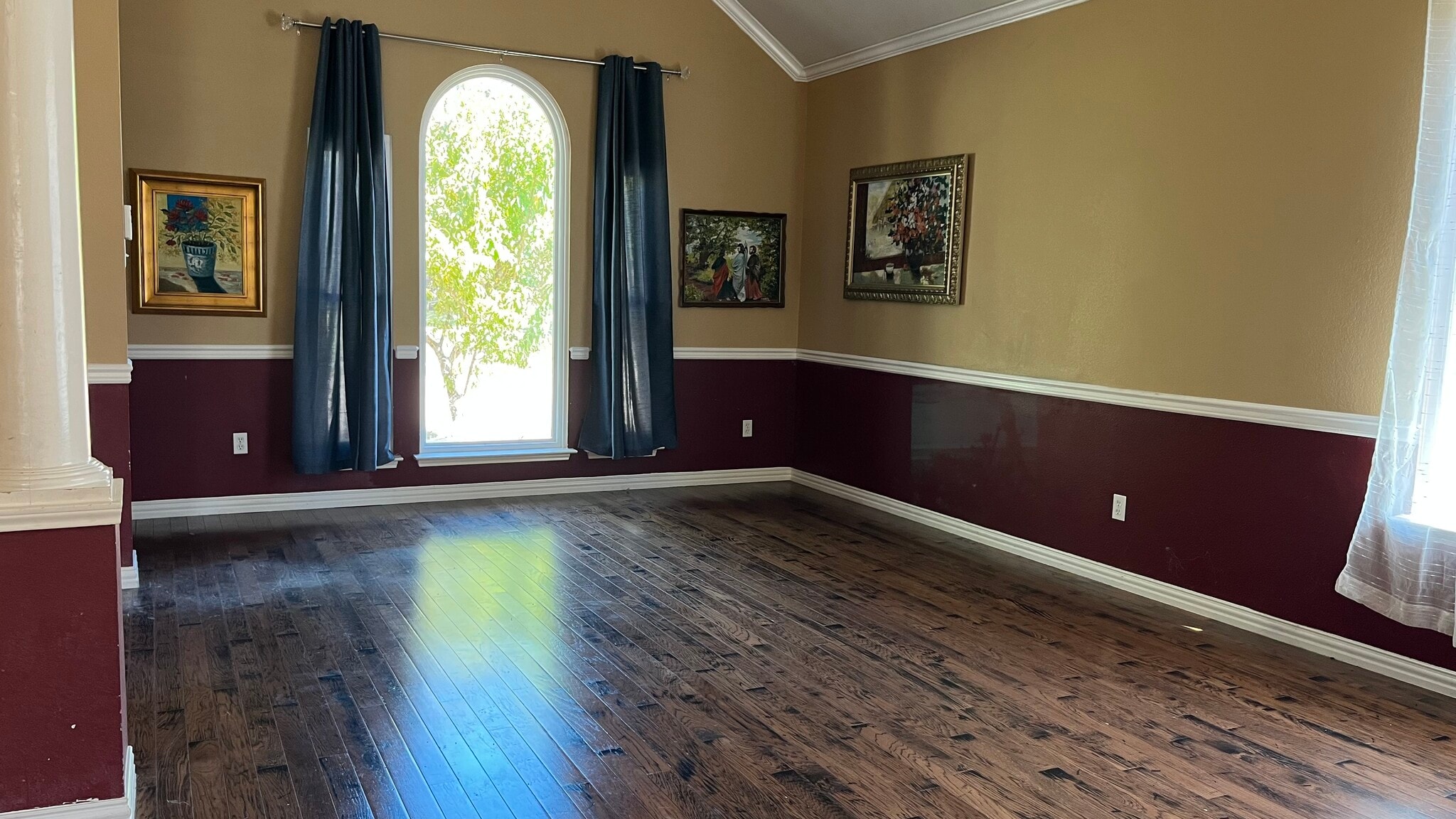 Building Photo - 1324 Hillcrest Dr