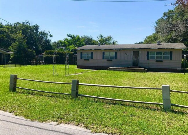 Building Photo - 402 E Martin St