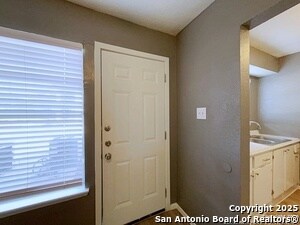 Building Photo - 2802 Lasses Blvd