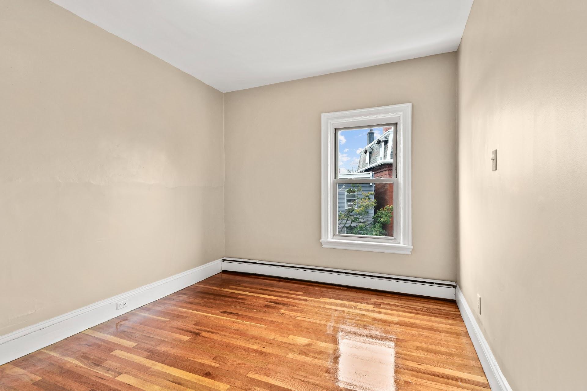 Building Photo - 58 Bennington St