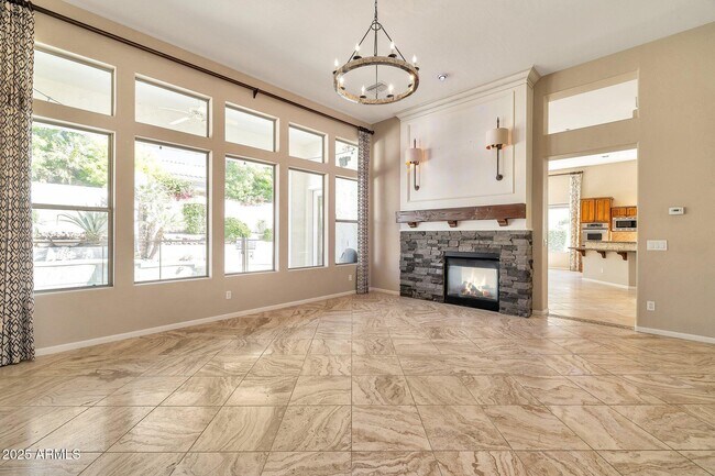 Building Photo - 7694 E Manana Dr