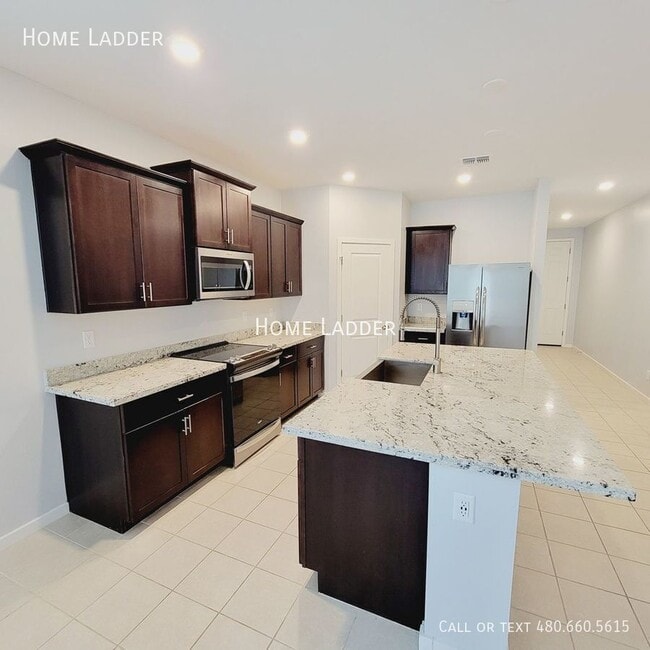 Building Photo - 22446 W Kimberly Dr