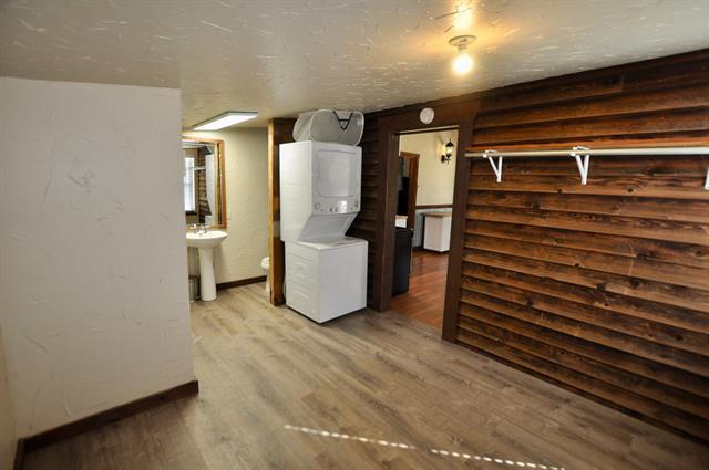 Building Photo - 1800 Newport Rd