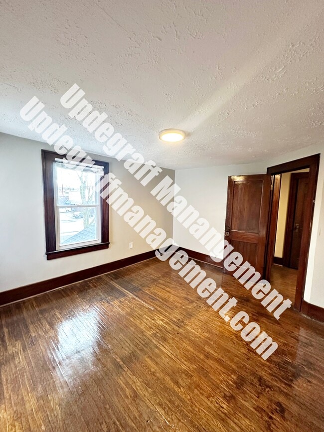 Building Photo - 174 Milton St