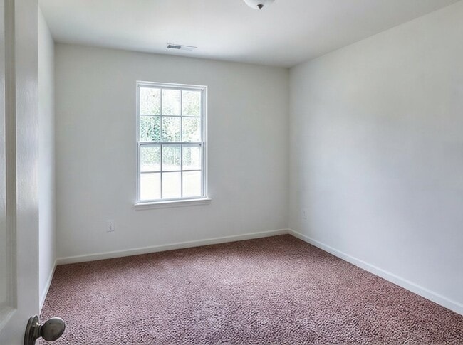 Building Photo - 415 Golden Villas Dr