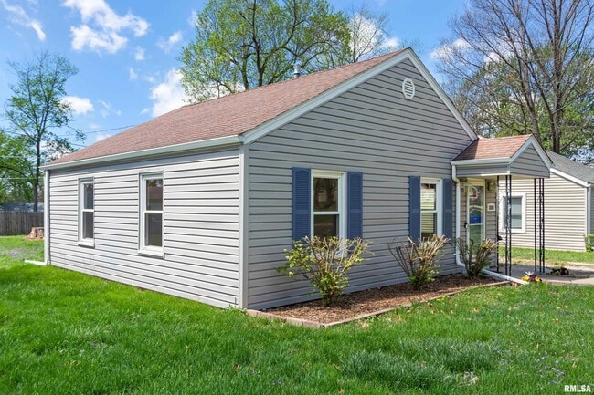 Building Photo - 5209 N Glen Elm Dr