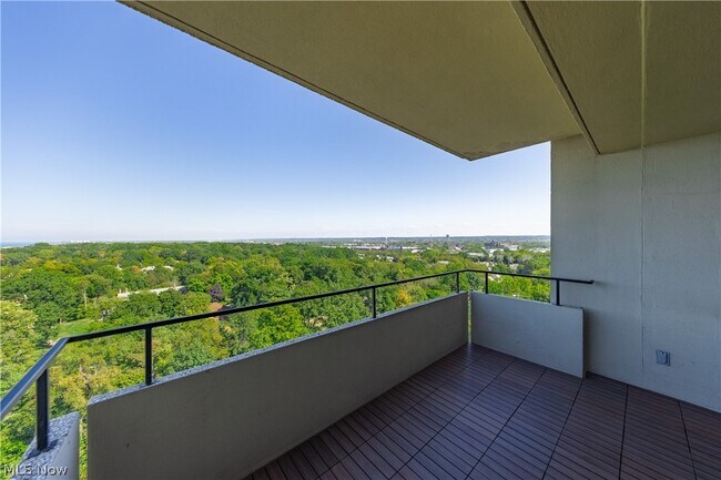 Building Photo - 1 Bratenahl Pl