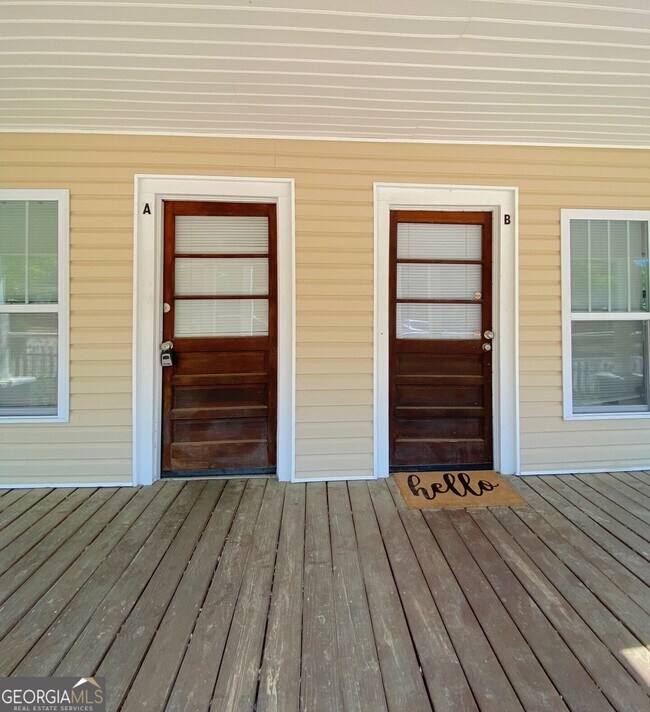 Building Photo - 122 Mandeville Ave