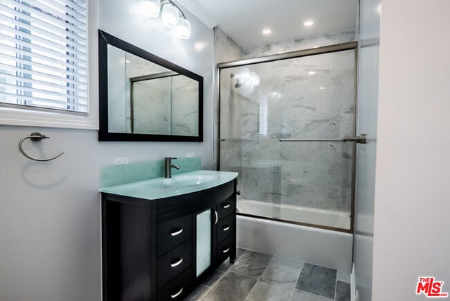 Building Photo - 812 N Alfred St