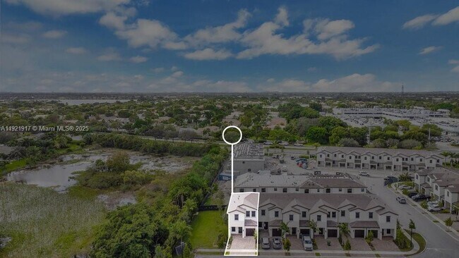 Building Photo - 286 SW 159th Dr