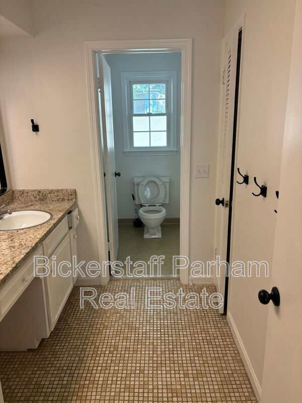 Building Photo - 6129 Charing Dr