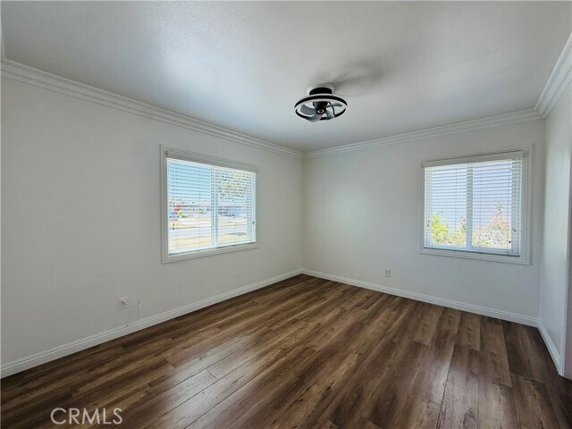 Building Photo - 1525 W Houston Ave