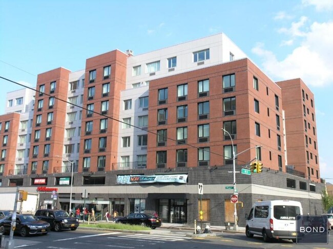 Building Photo - 2 bedroom in JAMAICA HILLS NY 11432