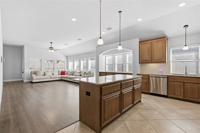 Building Photo - 310 Marigold Ct