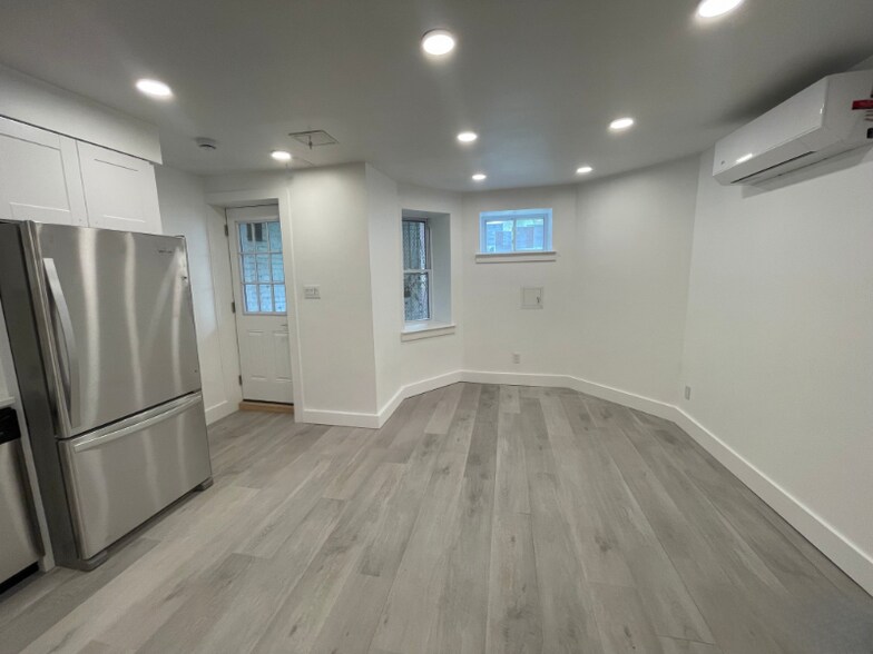 Building Photo - 3025 11th St NW