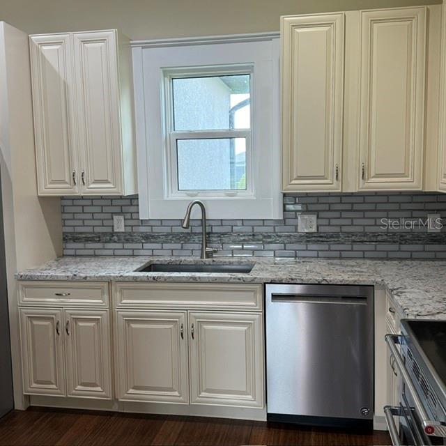 Building Photo - 2255 Ribble St